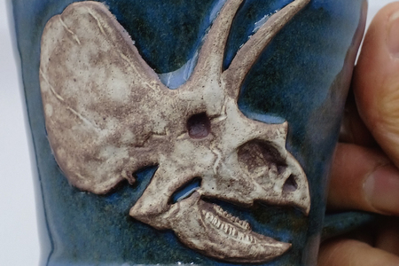 【益子焼】恐竜マグカップ（トリケラトプス）食器 マグカップ コップ おしゃれ 恐竜 化石 レリーフ（BW004-7）