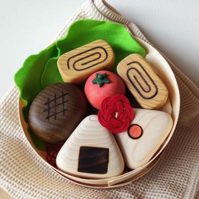 ふるさと納税 三次市 やさしい木のおもちゃプレゼントセットA |  | 01