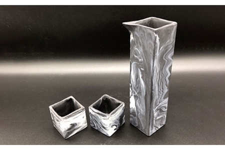 【美濃焼】likestone おうち呑みセット 【芳泉窯】【TOKI MINOYAKI返礼品】食器 徳利 おちょこ ぐい呑み ぐい飲み 冷酒 晩酌 酒器セット 大理石調 モノトーン おしゃれ かっこい