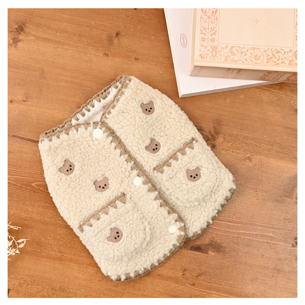 くま刺繍ボアベスト (L) 【ココアトワ(cocoAtoi)】