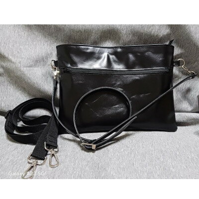 【ふるさと納税】ユニセックスショルダーバッグ　黒【1702325】