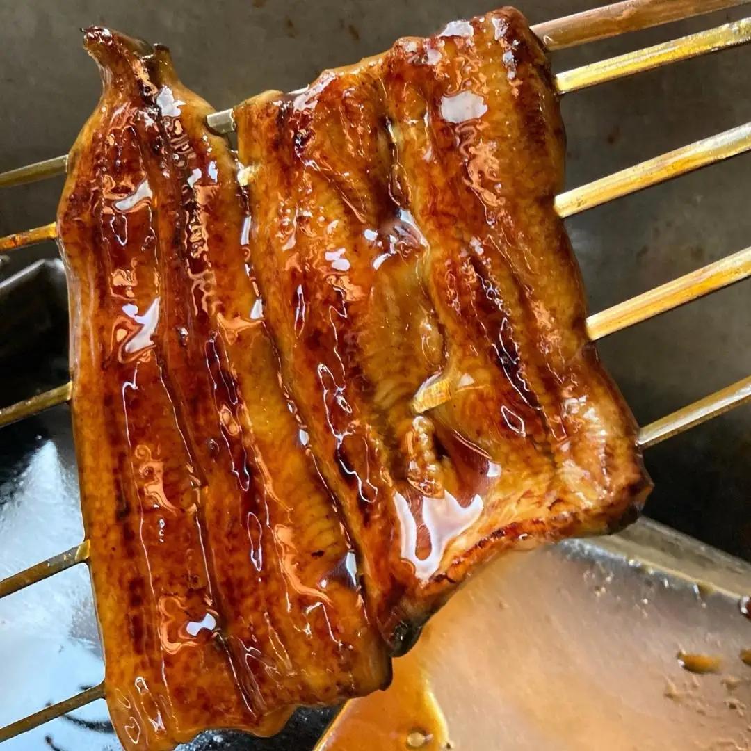 鰻の蒲焼 2尾 料亭の鰻 料理人が串焼きで仕上げた 鰻 の蒲焼  手仕事 冷凍 湯煎5分で美味しい鰻が召し上がれます ギフト プレゼント 贈答用 鰻【027S017】