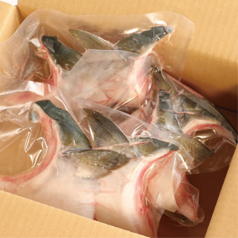 ブリカマ 2切れ × 4パック 10000円 冷凍 サイズ 不揃い ぶりかま ぶりカマ 鰤かま 少額 食べ物 旬 お手軽 魚海鮮 魚介 父の日 小分け 真空 パック 新鮮 鮮魚 養殖 国産 鰤 ぶり 
