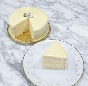 【サイズ　5号】ホワイト生チョコレートケーキ　coffeebeans & sweets Antiqueのガナッシュショコラブラン