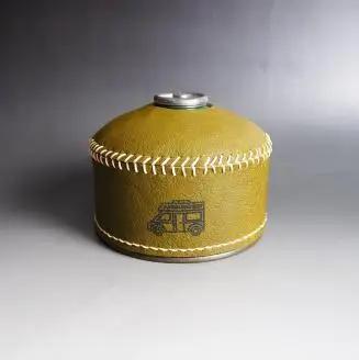 心躍るリアルレザーの質感！　牛革OD缶カバー OLIVE（野口オートキャンプ場）