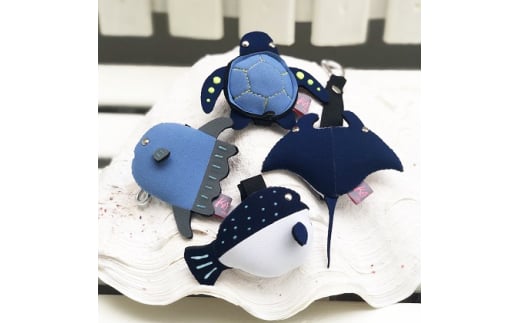 ウェットスーツ生地のマスクホルダー4点セット 