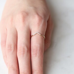 K10YG 9石 Vラインダイヤモンドリング H-5