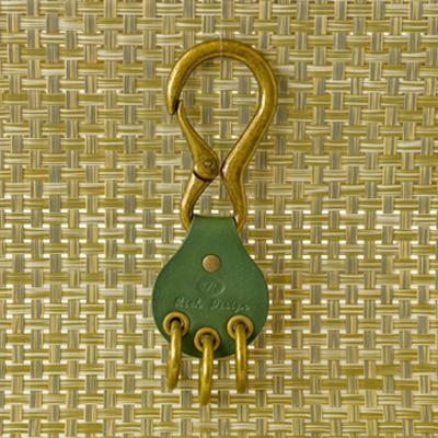 ふるさと納税 函南町 【ハンドメイド】レザーキーホルダー　スリーホールカラビナ(グリーン) |  | 01