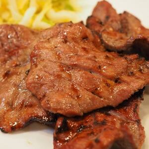 厚切り牛タン 1kg(250g×4P)【配送不可地域：離島】【1725882】