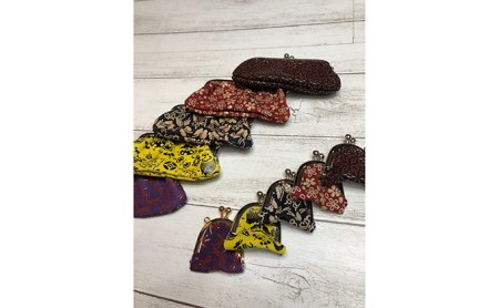 印傳（鹿革）の手作り小物入れセット（小銭入れ、印鑑、朱肉、リップetc...） ファッション小物  赤下地白漆桜吹雪