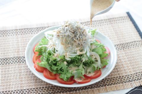 【ドレッシング ボトル】 ごま 300ml × 12本 セ 胡麻 エスエスケイフーズ （調味料 料理 野菜 小分けドレッシング ドレッシングまとめ買い）