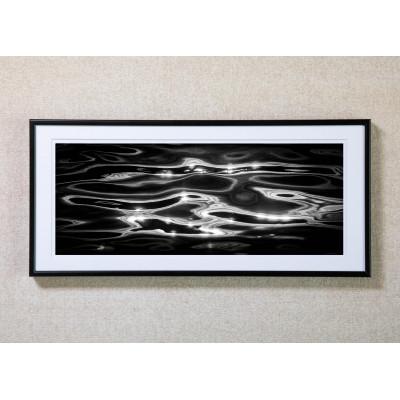 ふるさと納税 南部町 写真作品「水の貌(かお)〜きらめき〜」【A3変形・横長額入り】