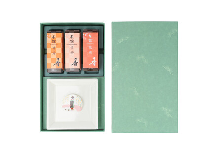 【香老舗 松栄堂】お香スティック(花圃/雪柳/甘露各20本)/香立舞妓/香皿クリーム セット [ 京都 老舗 線香 香立て 香炉セット 人気 おすすめ かわいい お香 ギフト プレゼント お取り寄せ 