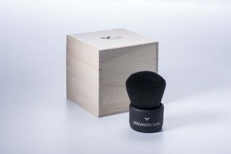 熊野市・熊野町友好都市協定締結記念コラボ】洗顔ブラシ(八咫烏シリーズ)【洗顔ブラシ 洗顔料 泡 濃密泡 敏感肌 美肌 熊野筆 伝統工芸 職人技 高級 手作り お手入れ】 17-5