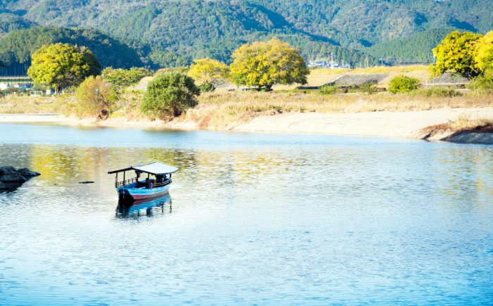 【5〜11月限定】NIPPONIA HOTEL 大洲 城下町 肱川遊覧付き 1泊2日ペア宿泊券（2食付き）愛媛県大洲市/バリューマネジメント株式会社 [AGDP018]旅館 浴衣 家族旅行 デート 観