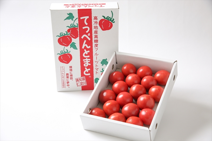 0211101 無加温で収穫する　夏秋限定の　[てっぺんとまと]（1kg/１箱） ※令和7年10月中旬で受付終了