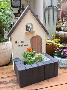 ガーデニング 雑貨 三角屋根のお家プランター＜Moon Rabbit＞