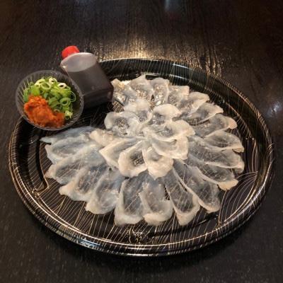 ふるさと納税 富田林市 【冷蔵】国産活けとらふぐてっさ・ひれセット　約2〜3人前　ヒレ酒も楽しめます!【配送不可エリア注意】 |  | 01