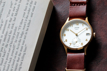 JIOS OMI 日本製 クラシックスタイル クオーツ腕時計 メンズ レディース ウォッチ ユニセックス 男女兼用 Made in Shiga スモールセコンド ゴールド×ベージュ 栃木レザー NAT