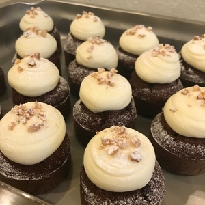 【BAKE Quatre Soeurs】キャロットケーキ 6個セット[ スイーツ ケーキ ] お菓子 人参 胡麻油 甜菜糖 スパイス クルミ レーズン チーズ クリーム 急速冷凍 安心 安全 子供 手