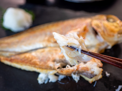 おまかせ 地魚 ひもの 詰合せ 南知多産 5~6種 冷凍 旬 鮮魚 干物 鯛 イワシ タチウオ 鰯 味醂 干し フグ サヨリ 河豚 鱧 みりん 醤油 タイ ハモ しょうゆ キス 太刀魚 季節 海鮮 新