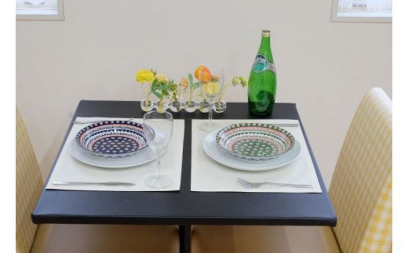 汚れても拭きとれる洋柄ランチョンマット2枚