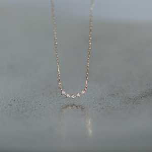 【K18イエローゴールド ダイヤモンドネックレス】大人女子大人気のカーブデザインネックレス / KG000107