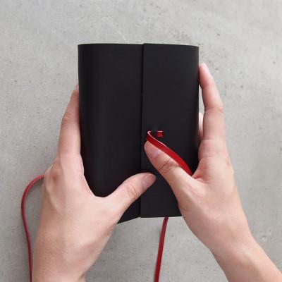 ふるさと納税 高槻市 【KAKURA】紐巻きmini6穴システム手帳 urushiブラック |  | 02