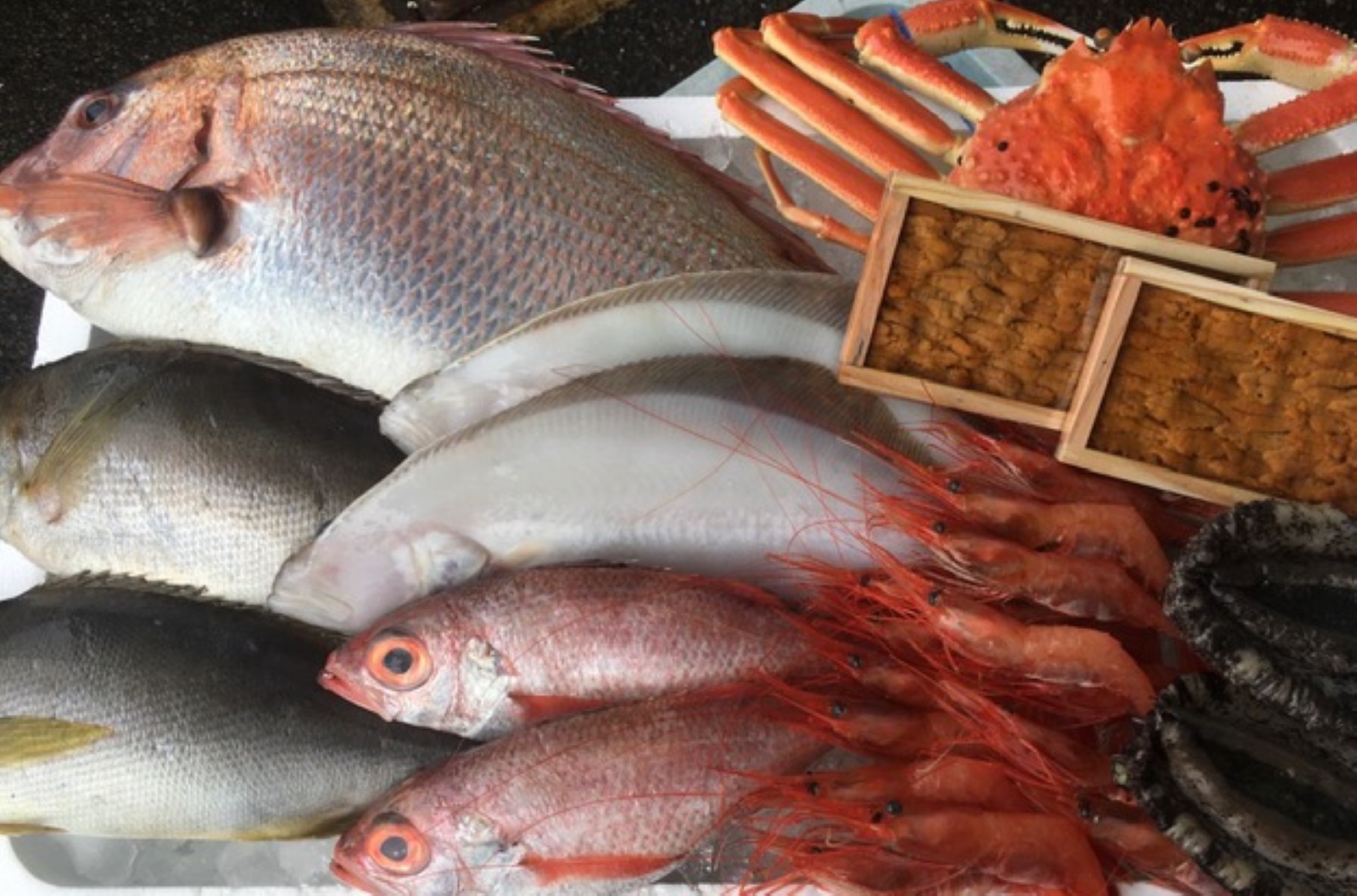 
                  ＜定期便＞『境港の全部を食す』旬のお魚宅配便(全4回) | 定期便 頒布会 魚介定期便 海鮮定期便 魚介 魚介類 海鮮 鮮魚 詰め合わせ セット 旬 季節配送 春 夏 秋 冬 食べ比べ バラエティ お取り寄せ 新鮮 冷蔵 冷凍 マグロ ウニ かに カニ 松葉ガニ アワビ 牡蠣 干物 エビ えび 産地直送 家庭用 贅沢食材 食卓 グルメ 人気 おすすめ 境港産 鳥取県 境港市
                