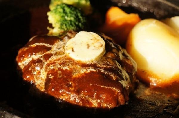 〔B-32〕カフェレストラン　アウトバースト＆ポンタ　お食事券