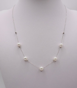2035 Pt　あこや本真珠5個付　5.5～6.0㎜スライドタイプネックレス