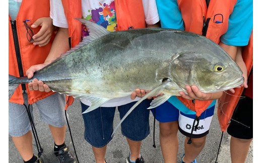 
宮古島で大物狙いフィッシング！！（釣り竿レンタルセット）
