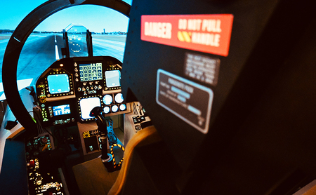 戦闘機のシミュレーター体験 30分プラン1名様 羽田イノベーションシティLUXURY FLIGHT