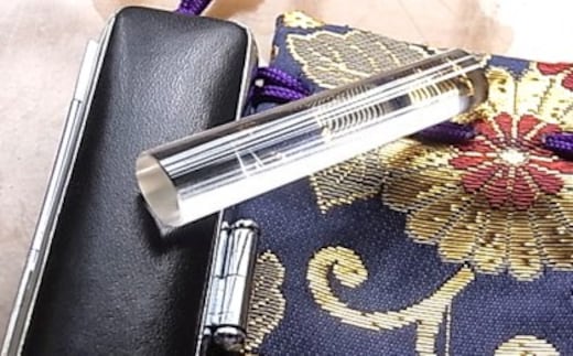 
										
										老舗が作った、天然水晶石『小判型』はんこセット【専用牛革ケース・金襴袋付】[5839-0094]赤
									