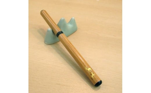 【ふるさと納税】筆ペン 天然竹筆ペン 桐箱入り／鹿（限定品）奈良筆 竹筆 筆 伝統 手作り ハンドメイド 鹿柄 書き初め ギフト プレゼント 贈答品 お礼の品 あかしや なら 奈良県 奈良市 I-125