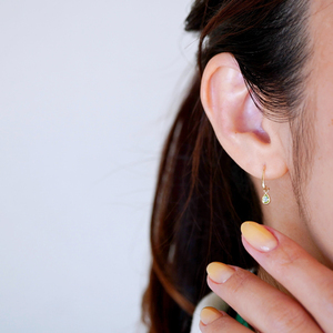 【ジュエリー】K10 イエローゴールド ペリドット 揺れる ピアス 保証書付 SR-2223　 242-001-c