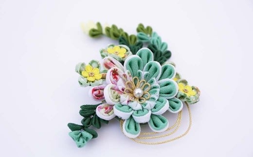 つまみ細工の髪飾り グリーン系(クリップ)縦16×横14cm W-ww-104A