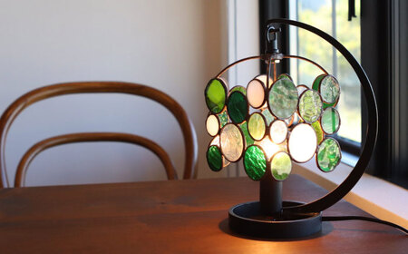 ステンドグラスのテーブルランプ チビ グリーン【1348978】