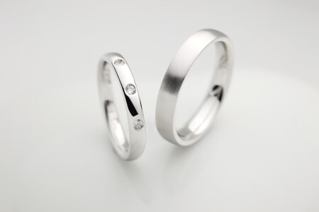 銀婚式・金婚式を祝う結婚指輪プラチナダイヤモンドリング　FRU017ML