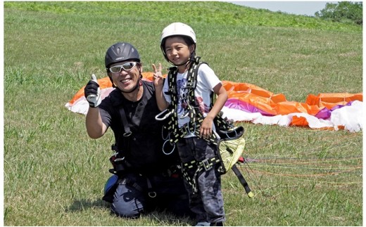 
【男鹿寒風山でパラグライダー！！】パラグライダー遊覧飛行体験コース 4名様
