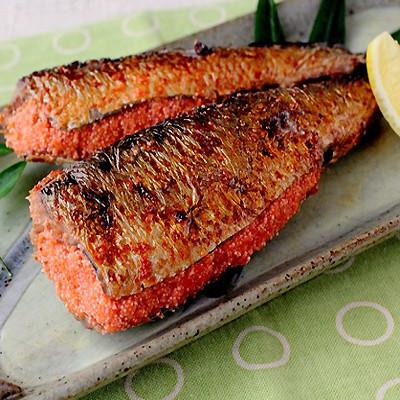 ふるさと納税 芦屋町 ピリ辛　いわし明太　大容量20尾　福岡名物の辛子明太子をイワシに詰め込みました。唐辛子好き辛党の方に |  | 01