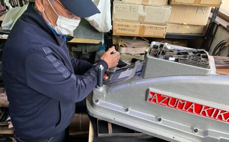  女性用 牛革 クロコ型押し バッグ ＜ブラック・ネイビー・ベージュ・スカイブルー＞ 通勤 カバン 撥水加工 牛革製品 型崩れしない 通勤バッグ 外側ファスナーポケット 装備完全 自立型  スカイブル