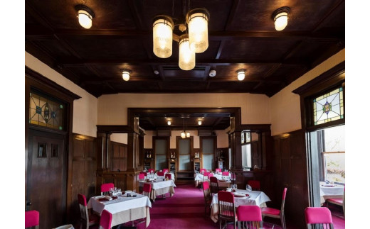 【LE UN 神戸迎賓館】ペアランチ食事券《アミューズ・前菜・スープ・魚料理・肉料理・本日のデザート・パン・食後の飲み物》