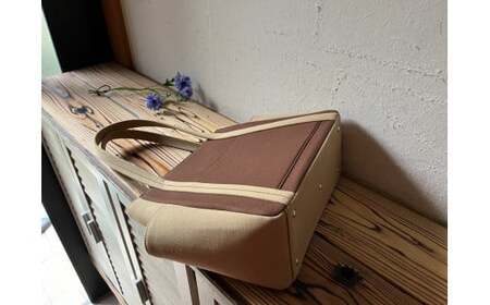 【2026年6月上旬発送開始】【 AKIRA オリジナル】【 マツコの知らない世界 で紹介されました！】 中型レディストートバッグ ダブルポケット ダークブラウン帆布×ベージュ 軽量 軽い 日本製 キ