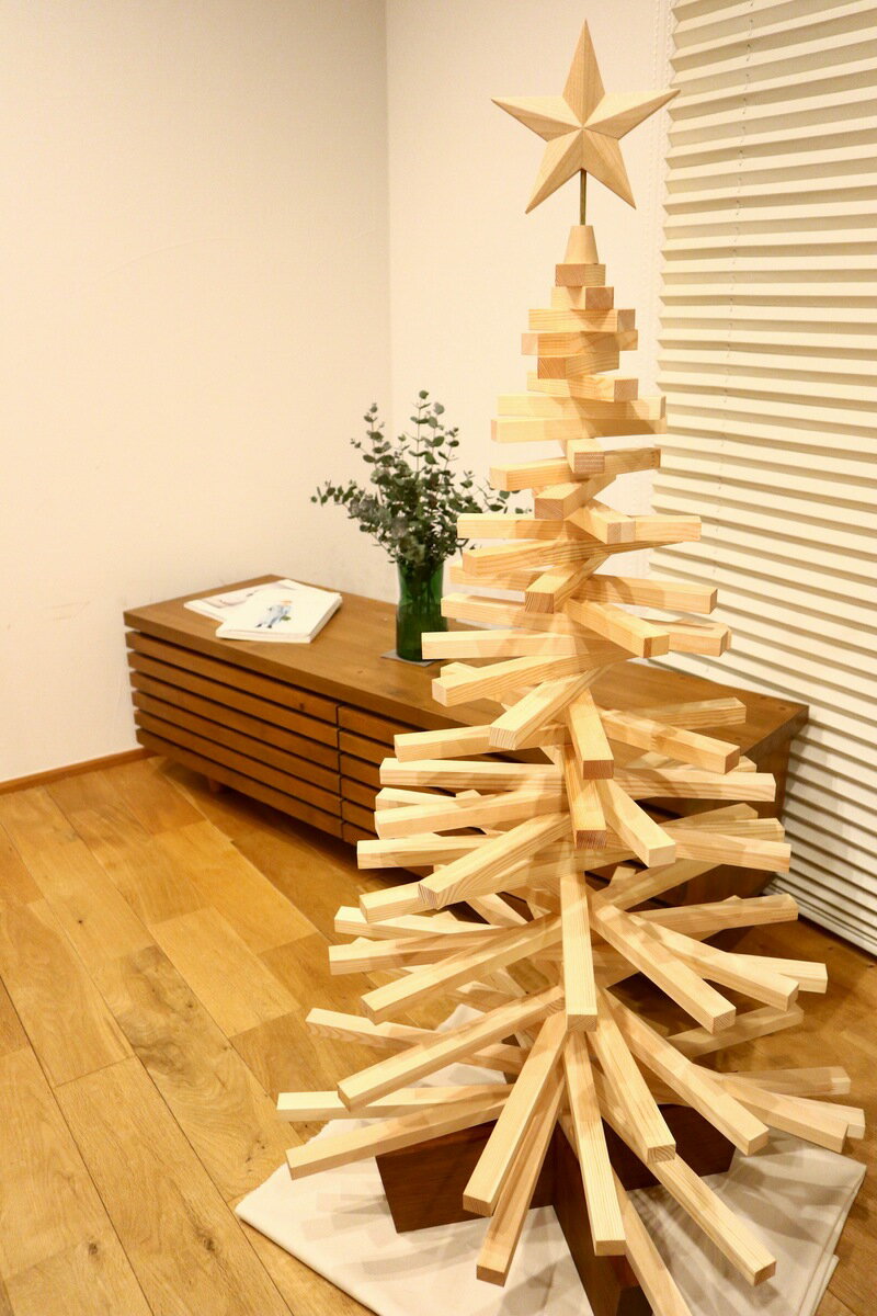 【ふるさと納税】木製 Holiday Wood Tree 選べる カラー Snow 静けさ Cinnamon ぬくもり クリスマスツリー インテリア 日用品 ホビー イベント 雑貨 天然木 簡易的 組み立て式 コンパクト 収納 手作り 伝統 ものづくり お取り寄せ 愛知県 小牧市 送料無料