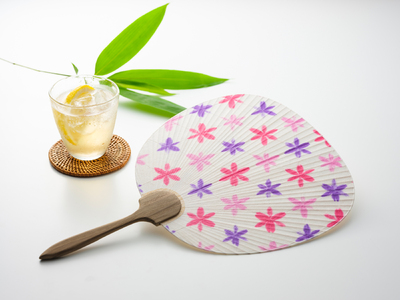 黒谷和紙うちわ ( 雪花 / 寒色系 ) 【 和紙 手漉き うちわ 団扇 インテリア 夏 伝統工芸 木製 国産 木製うちわ お祭り おまつり 花火大会 花火 和風 ギフト 贈答 プレゼント 工芸品 工