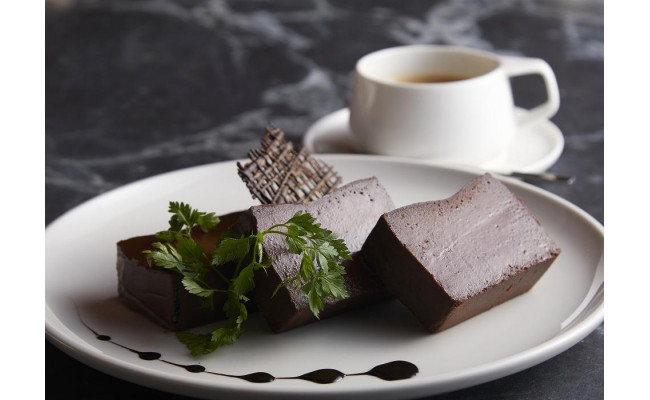
【お取り寄せスイーツ】ヴァローナ社極上チョコレートの濃厚テリーヌショコラ
