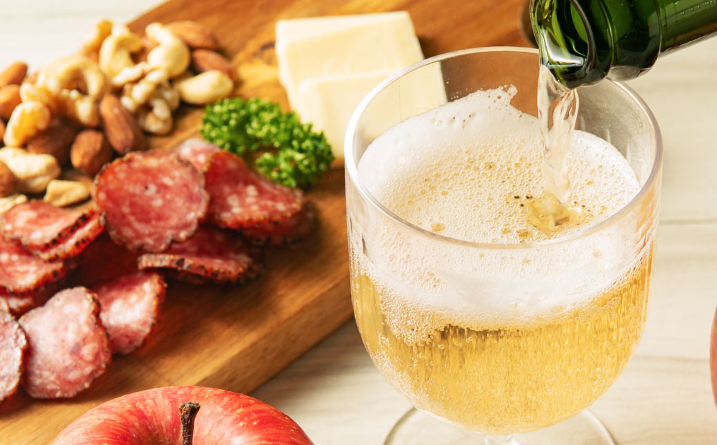 北海道深川市産りんご使用 果実酒 ふかがわシードル 飲みきりサイズ＜中口＞ 200ml×12本セット