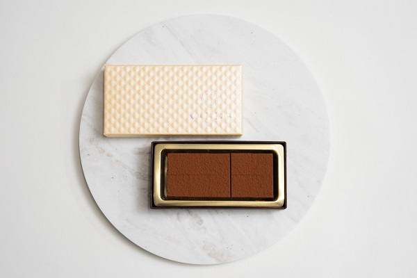 至高の生チョコ（ミルク）　 10粒 チョコレート 生クリーム ミルク チョコ マイルド スイーツ お菓子 箱入り 贈答品 贈答用 ギフト 三重県 多気町 コンフィチュールアッシュ VCH-25