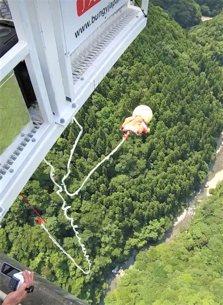 八百津町のゆるキャラ「やおっち」も飛びました！